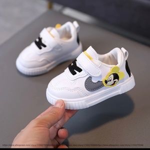Nike mickeys